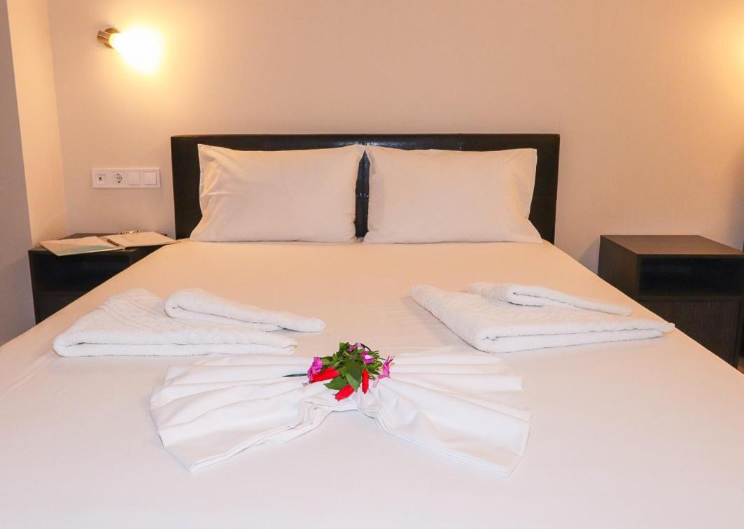 Hotel Banbus Loutra Edipsou  Luaran gambar