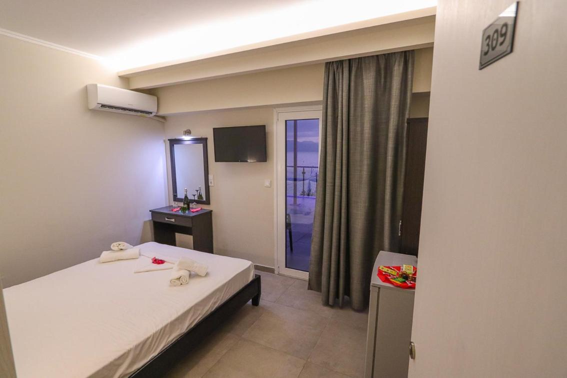 Hotel Banbus Loutra Edipsou  Luaran gambar